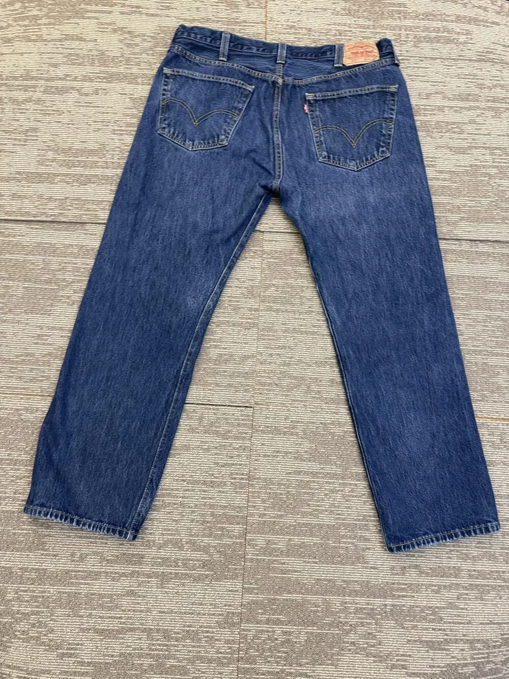 Levis 501 Jeans Mens 40x30 Blue Denim Straight Leg Button Fly Classic Fit Pants